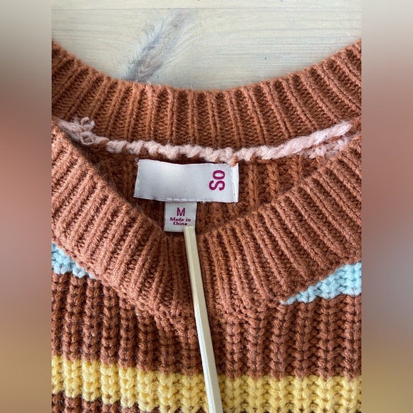 SO, Women Medium Striped Knitted Sweater Like New! Retail $30 - Picture 2 of 6